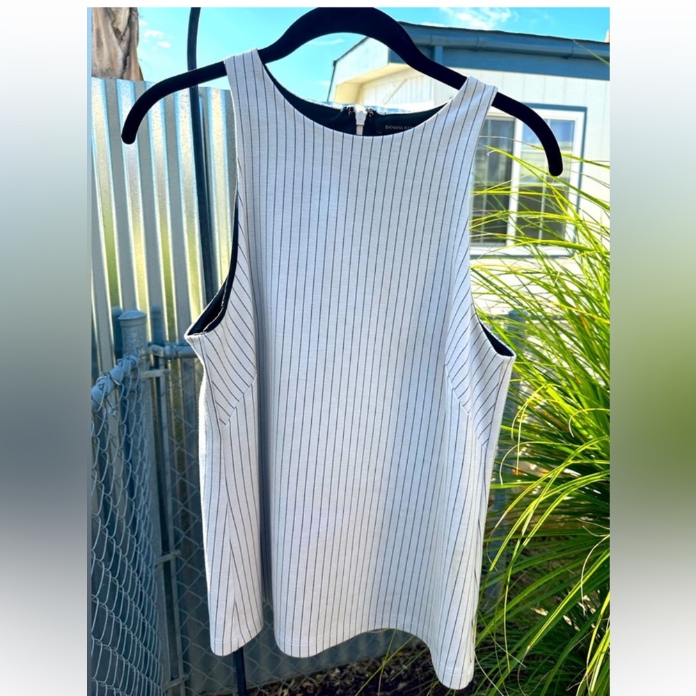 Banana Republic Women's Ponte Pinstripe Zip Tank Top White/Black Size-6